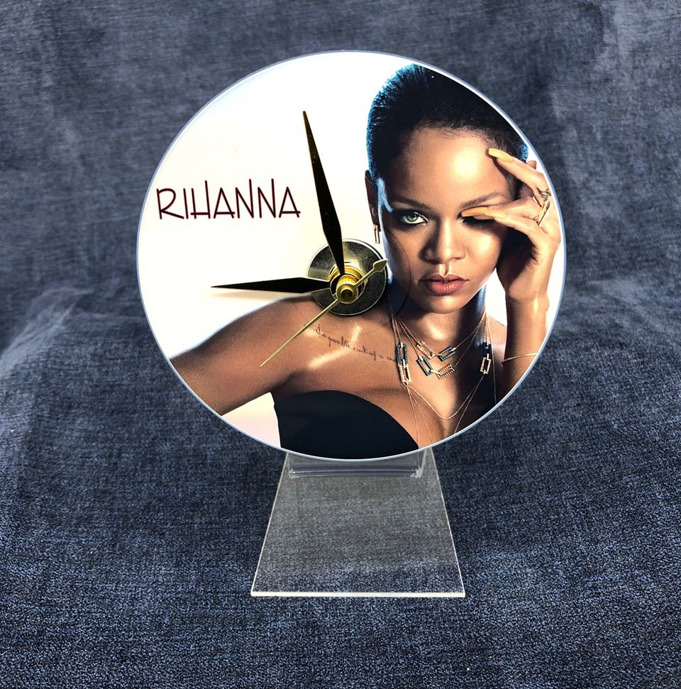 Cd clock rihanna