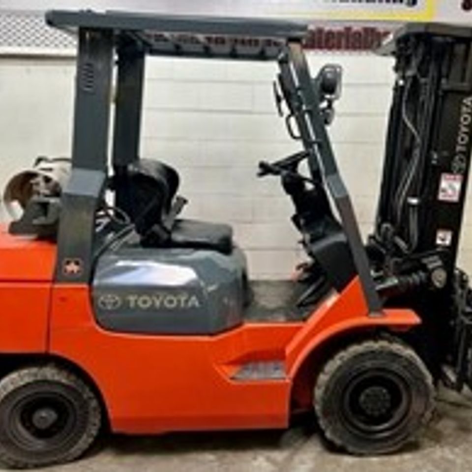 Used toyota 7fgu25 03.30.2023
