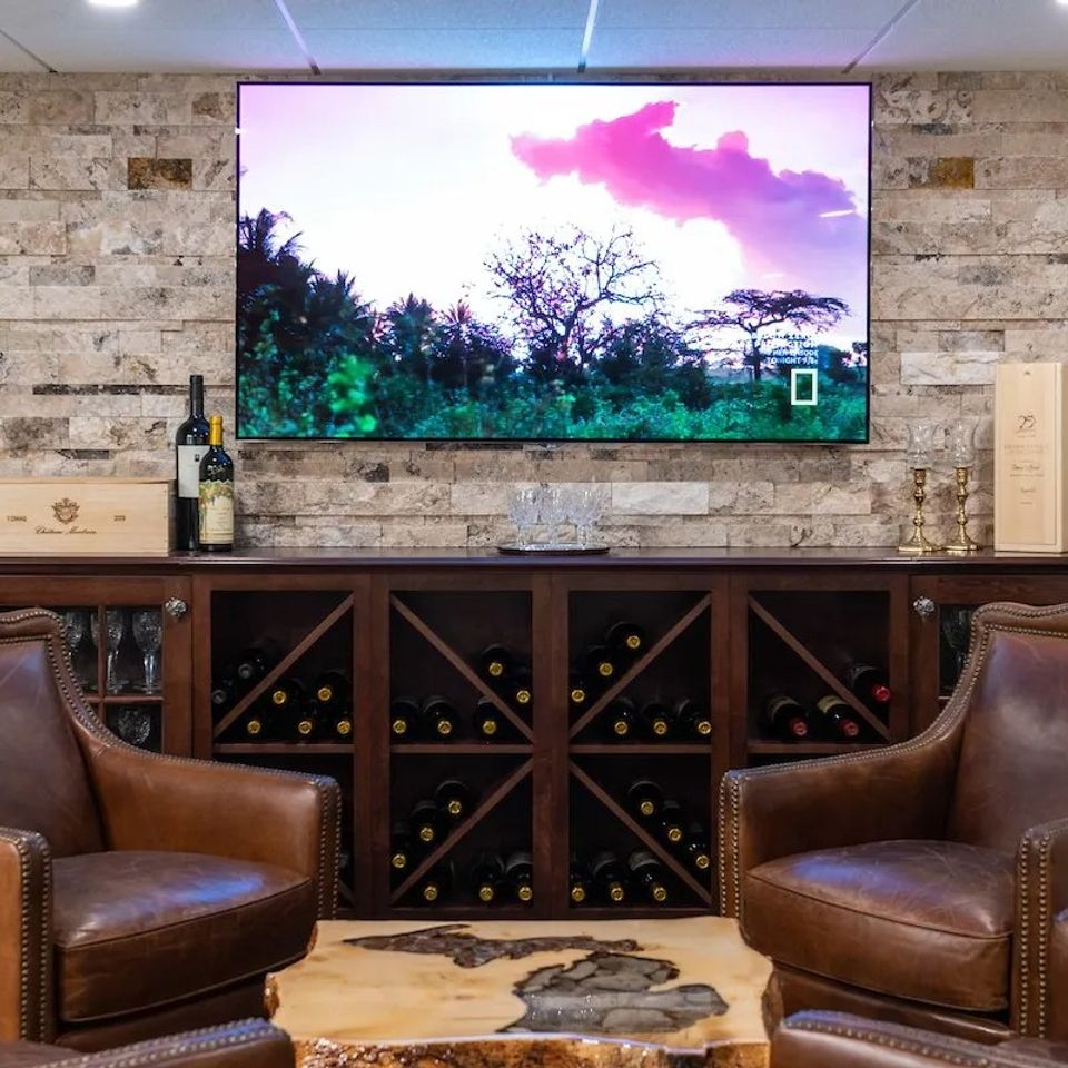 Imgi 120 wineroom1 1920w