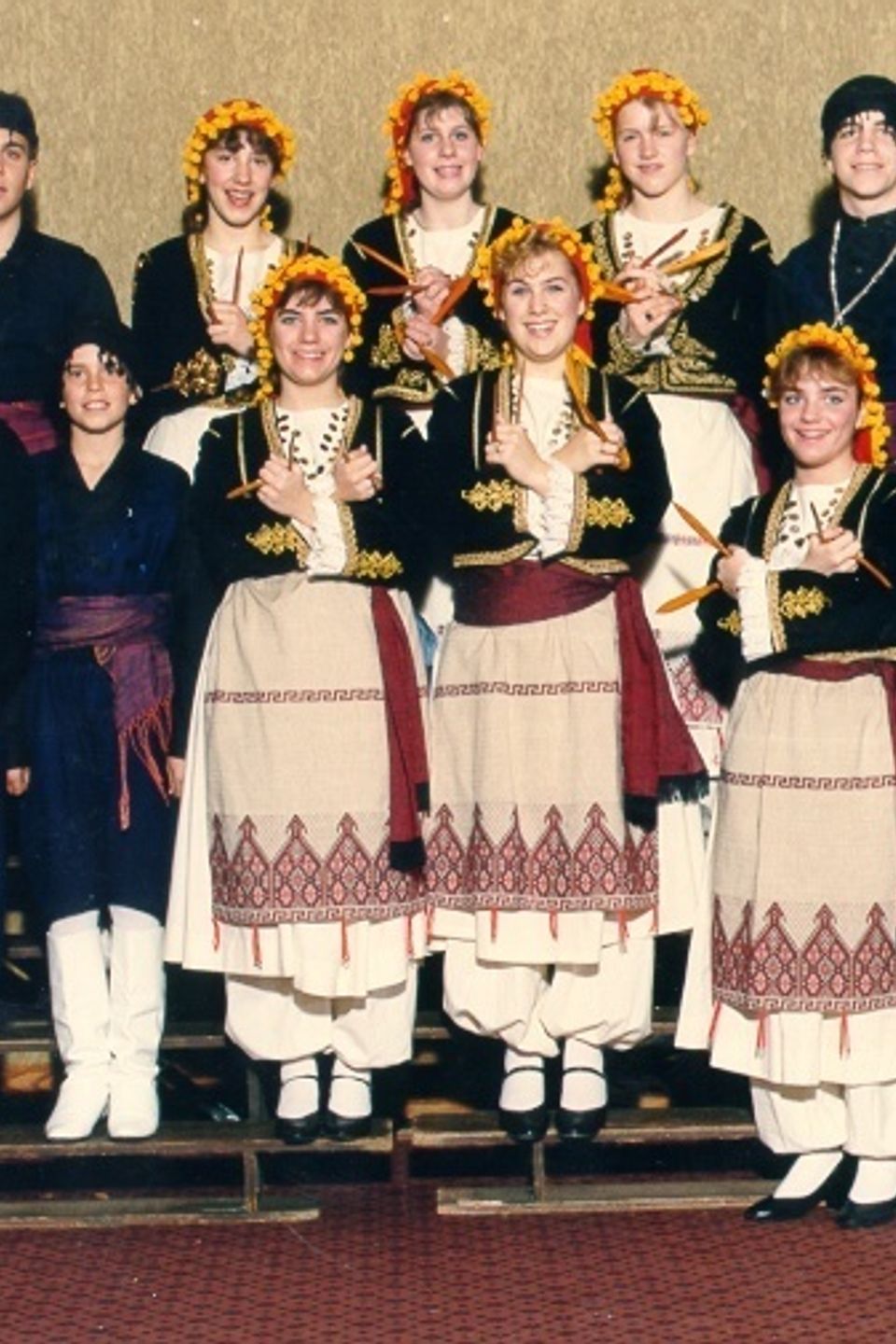 1988 fdf minoans pose