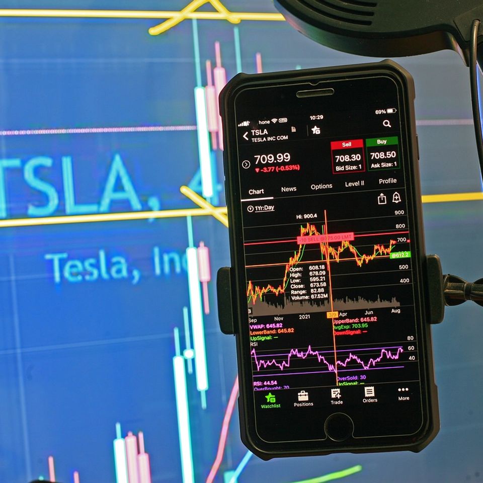 Tesla 6537379 1280
