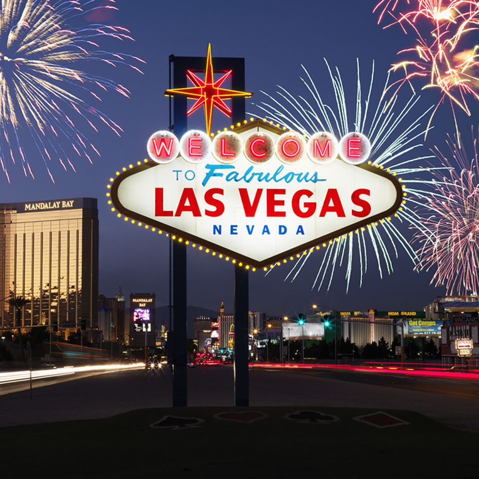 Bigstock las vegas welcome sign with fi 6742491 (1)