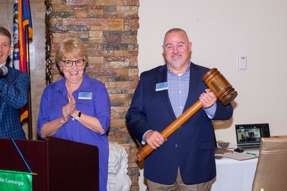Pass gavel 26  10