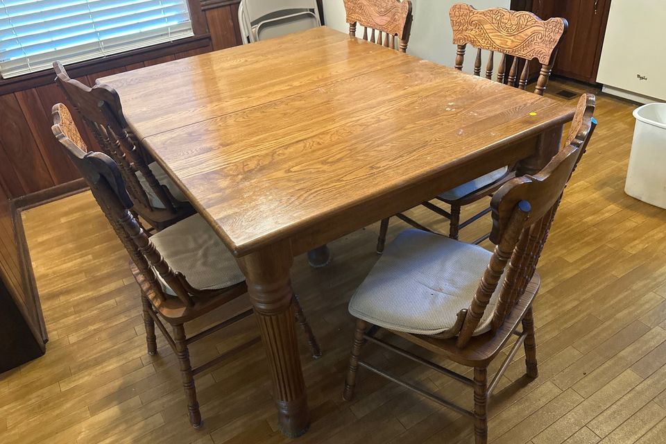 Bagley dr table