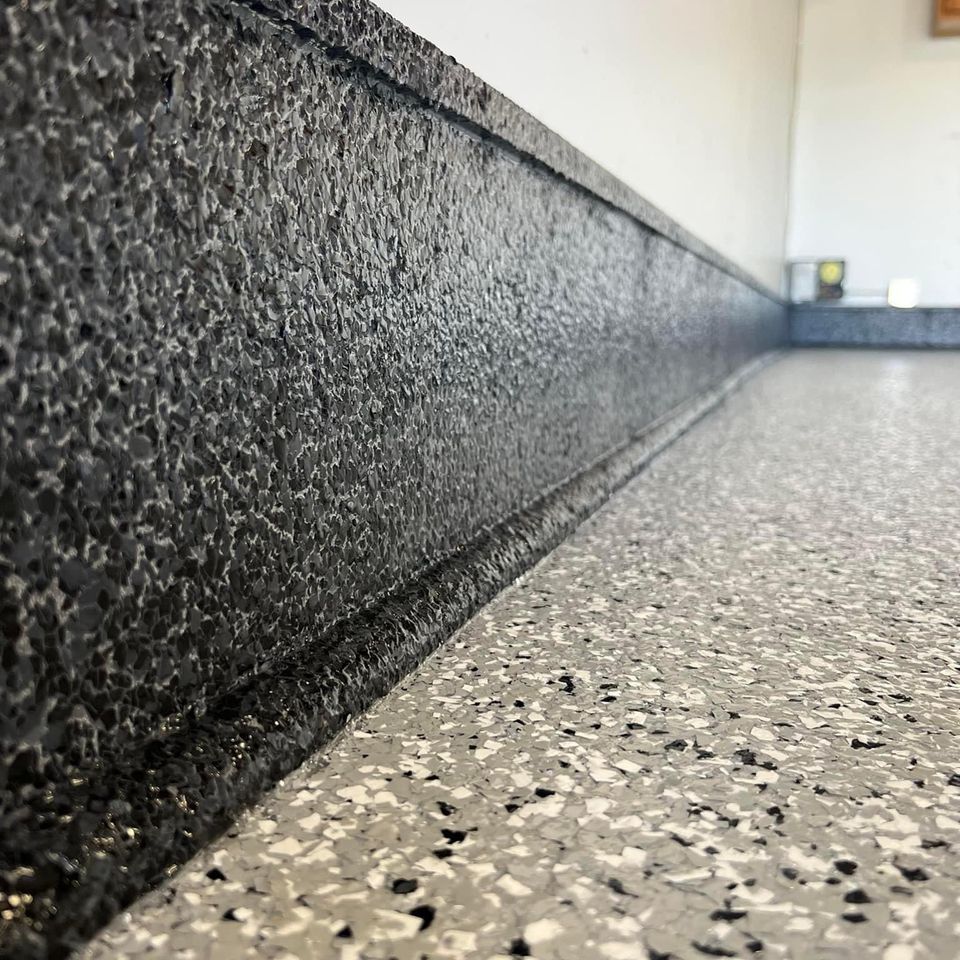 Gorilla two toned stemwall and flake floor
