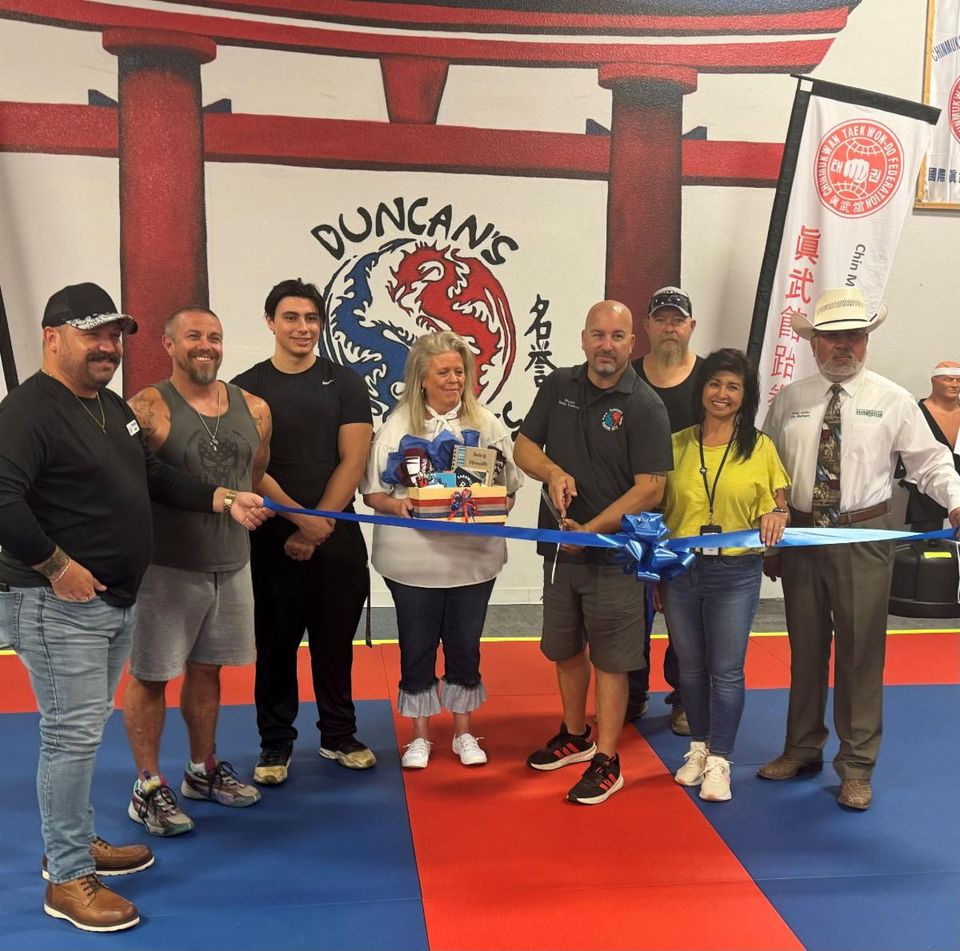 Duncan s ribbon cutting 