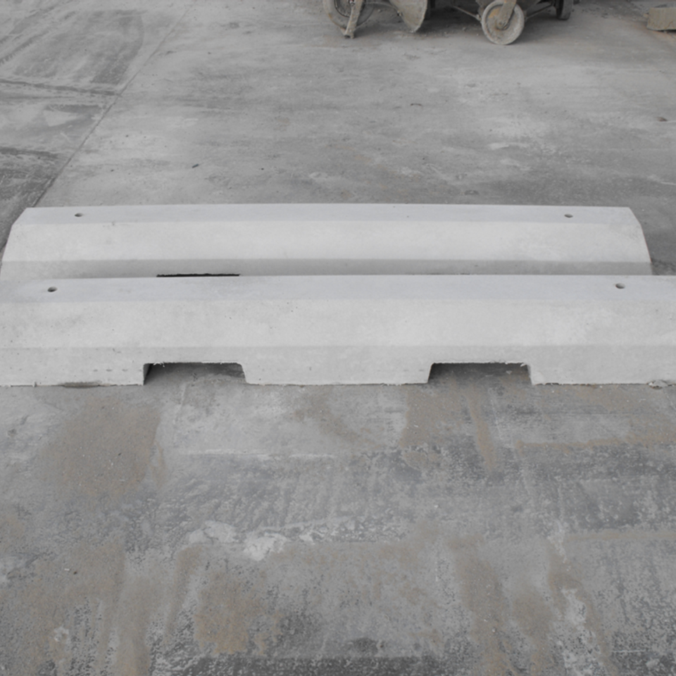  56a truck curb20150505 6981 17019xb