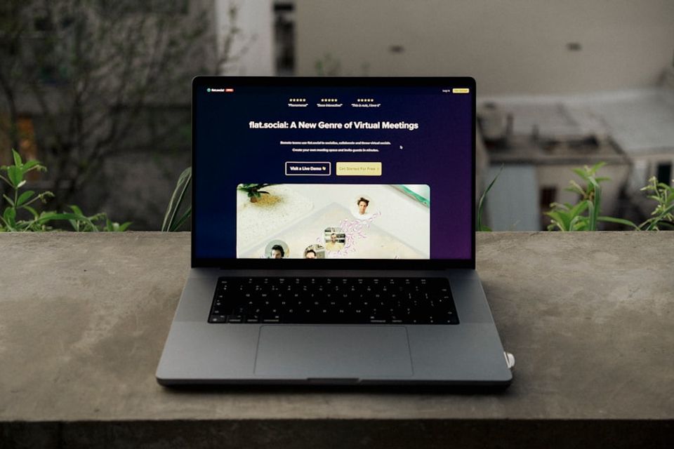 Photo 1664748512003 8820b08d8161