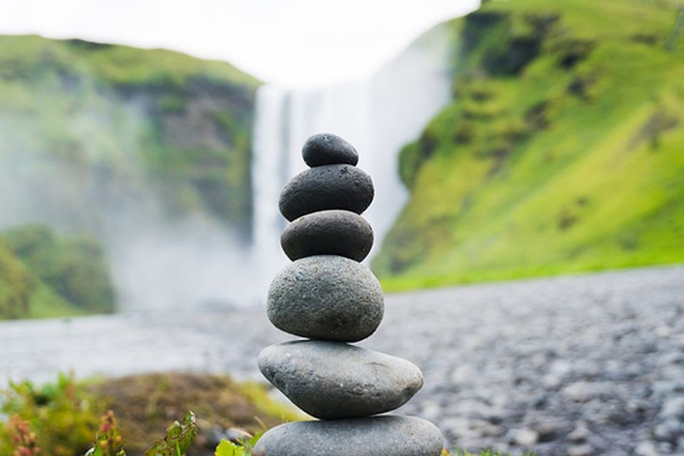 Rock balancing (2)