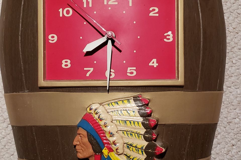 Iroquois barrel clock
