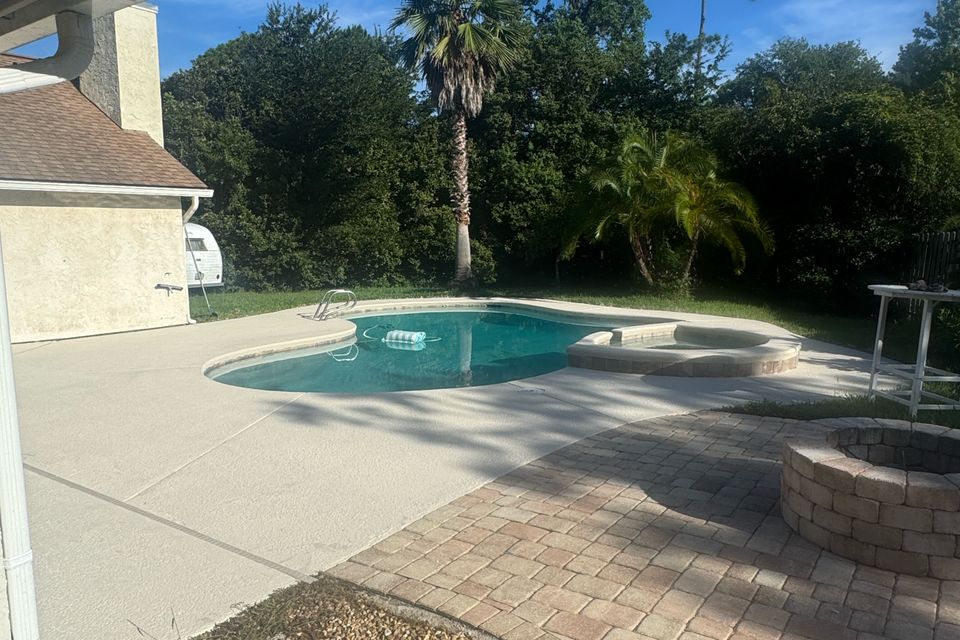 Gorilla white pool deck 2