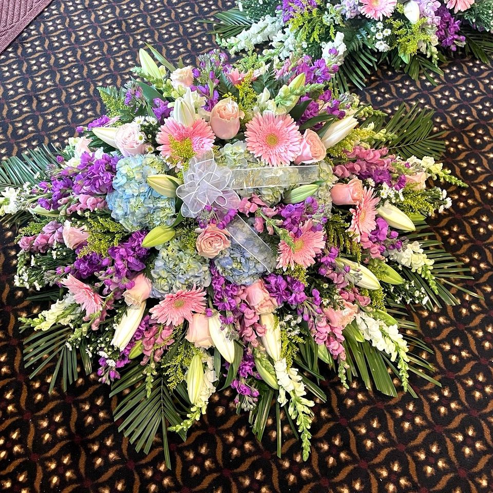 Hcf blur big mixed floral weird background