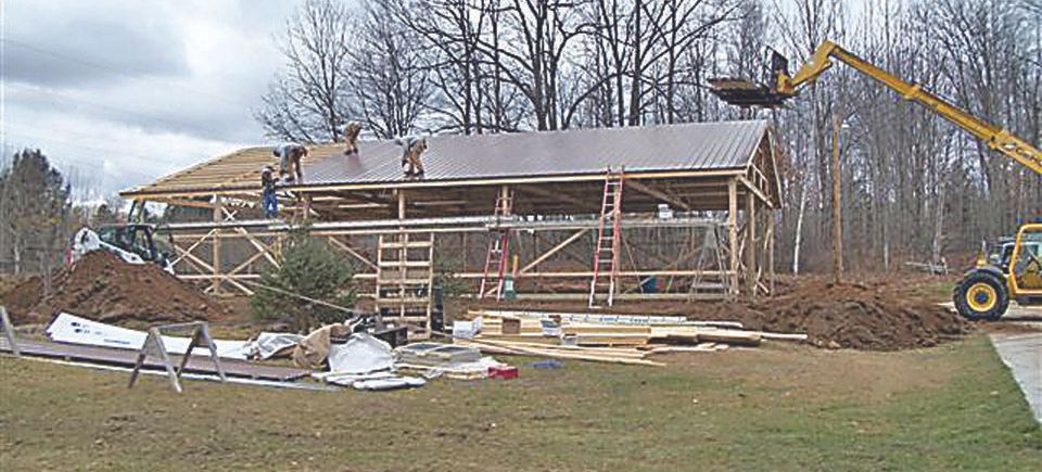 Working on shed roof 220141105 9059 1fibjtz