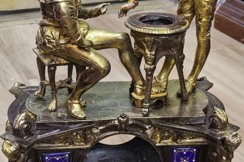 Two figuring clock base