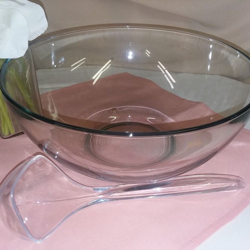 Glass punch bowl d1e439ff 1368w