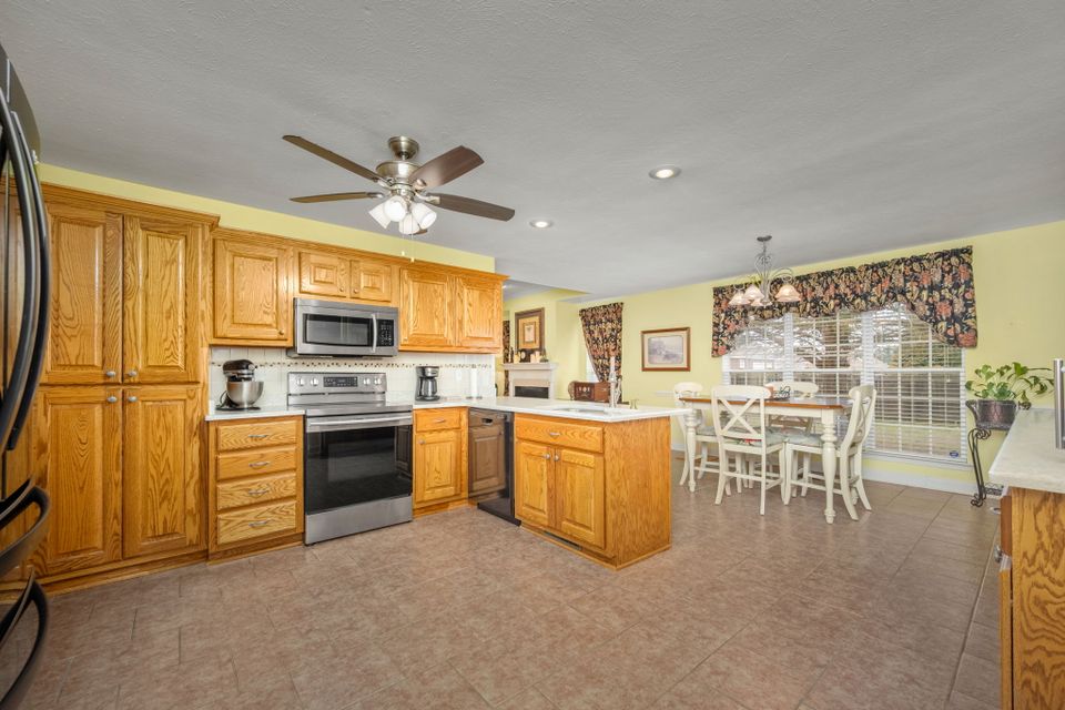 25 web or mls 61 old mill way   clear lens real estate photography 23