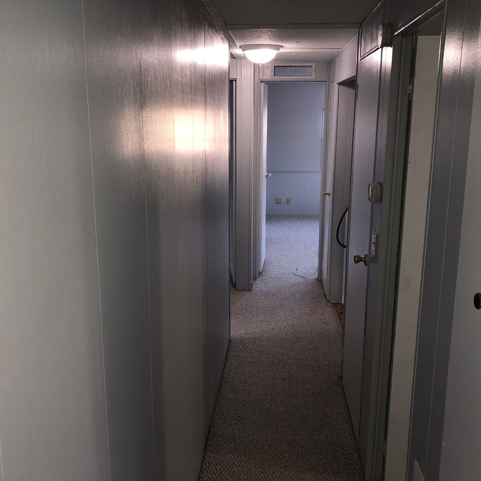 6265 bedroom hallway