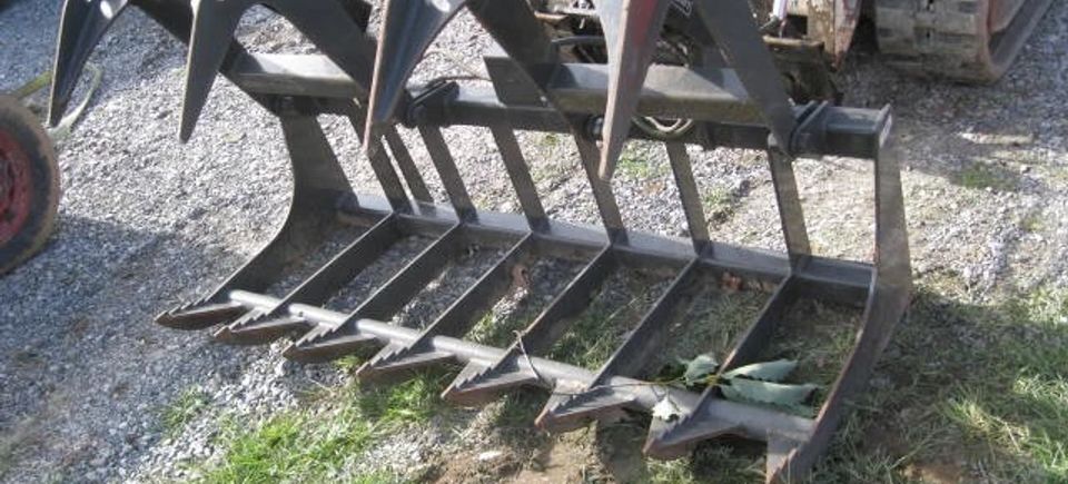Grapple Bucket, Kauffman Bros. Auctions, Brogue, PA