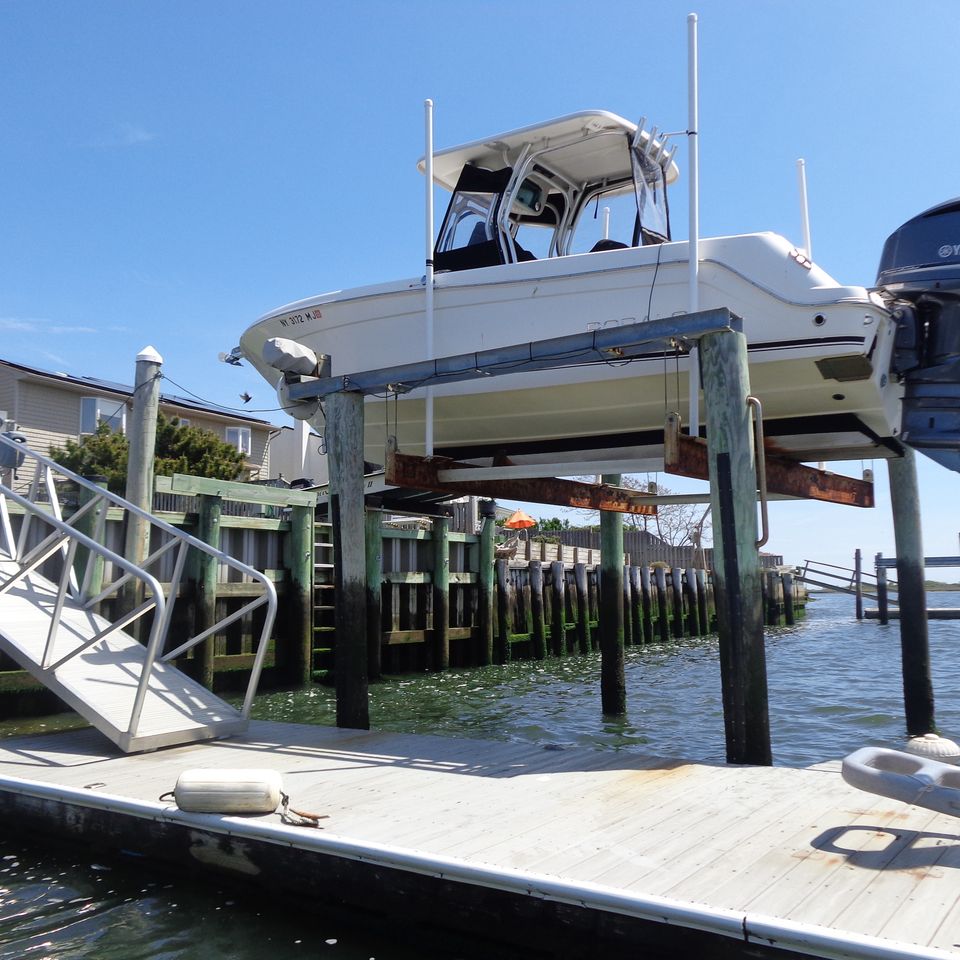 Boatlift02
