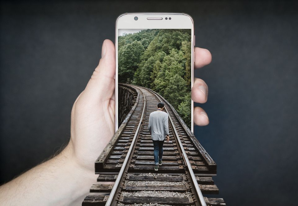 Train track g8e9674731 1920