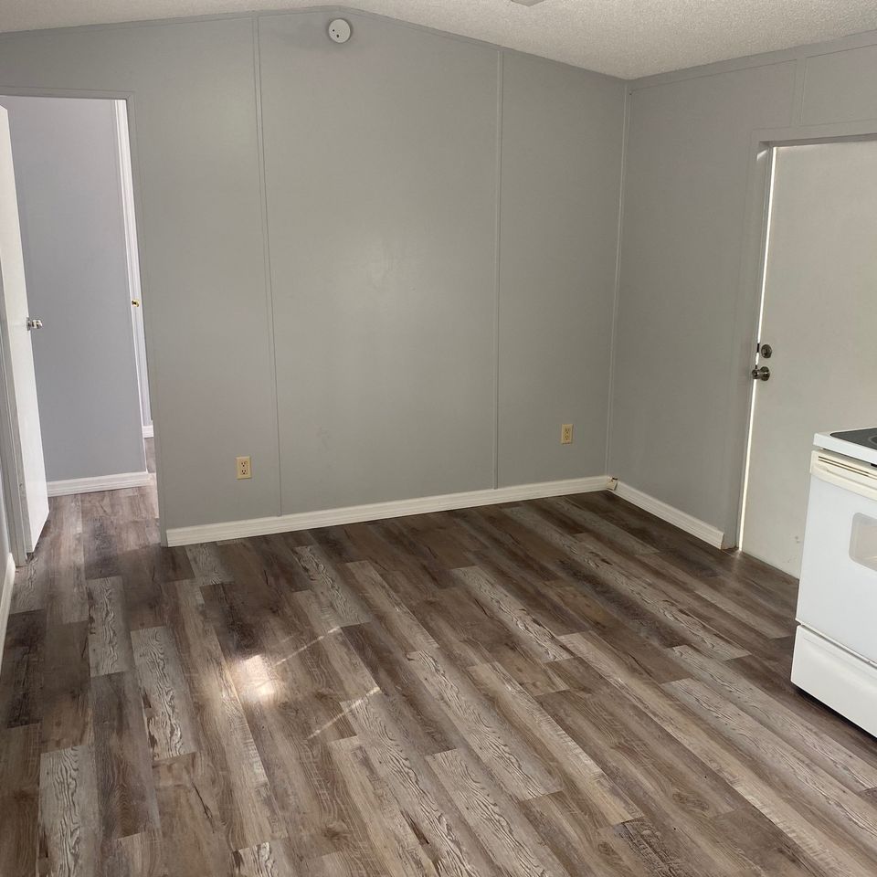 Lot 39 living