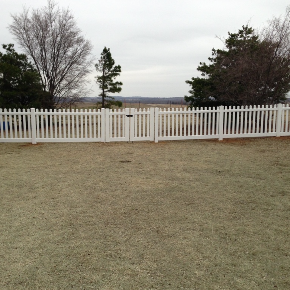 Midland vinyl fence   deck company   tulsa and coweta  oklahoma   vinyl metal wood fence sales and installation   picket   vinyl white picket fence with gate20170609 9845 1m9h5xu
