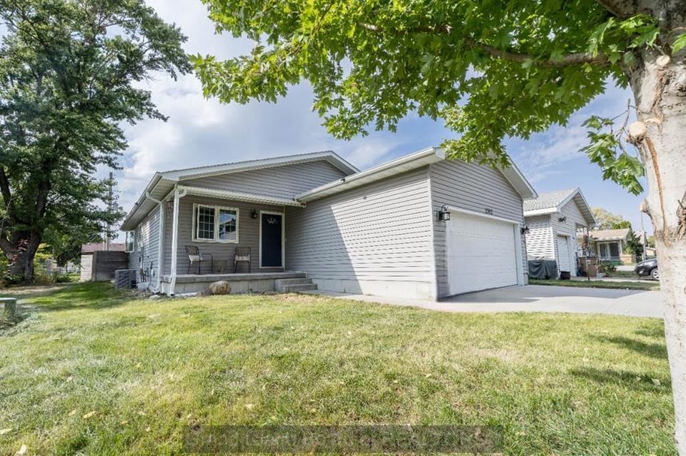 1312 n ruby ave grand island e 3