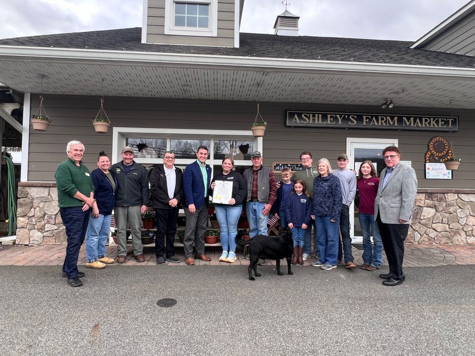 Group photo ashley farms 