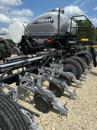 16 row planter