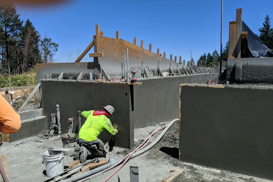 67402312 2447169512015653 33693734969278464 o