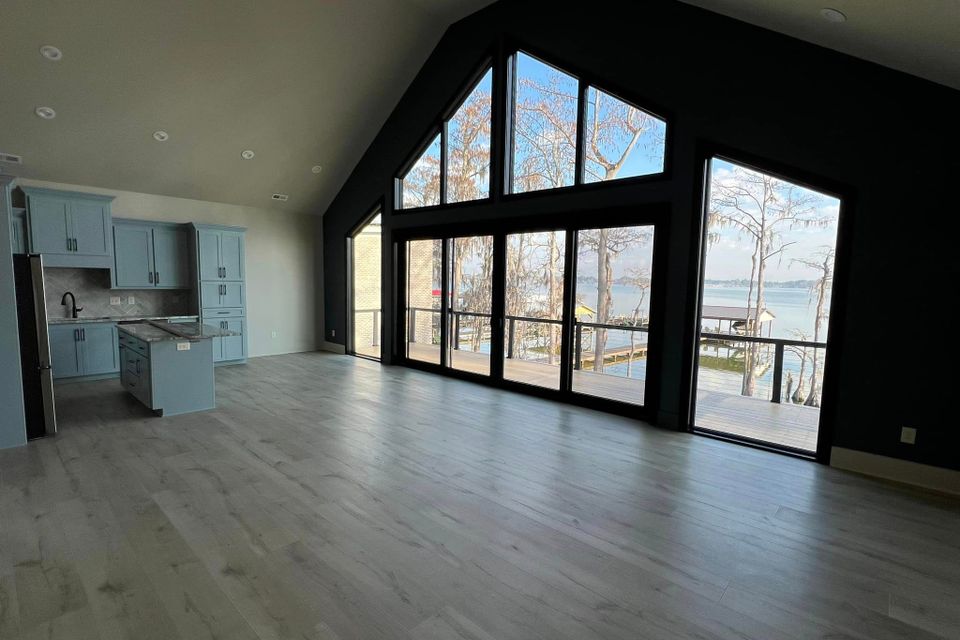 Lakehouse living