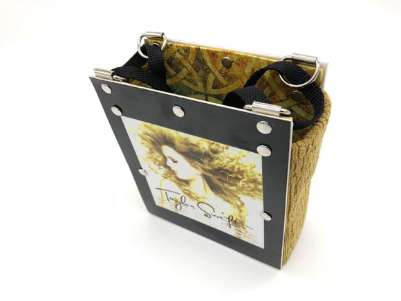 7 totey fearless taylor swift front
