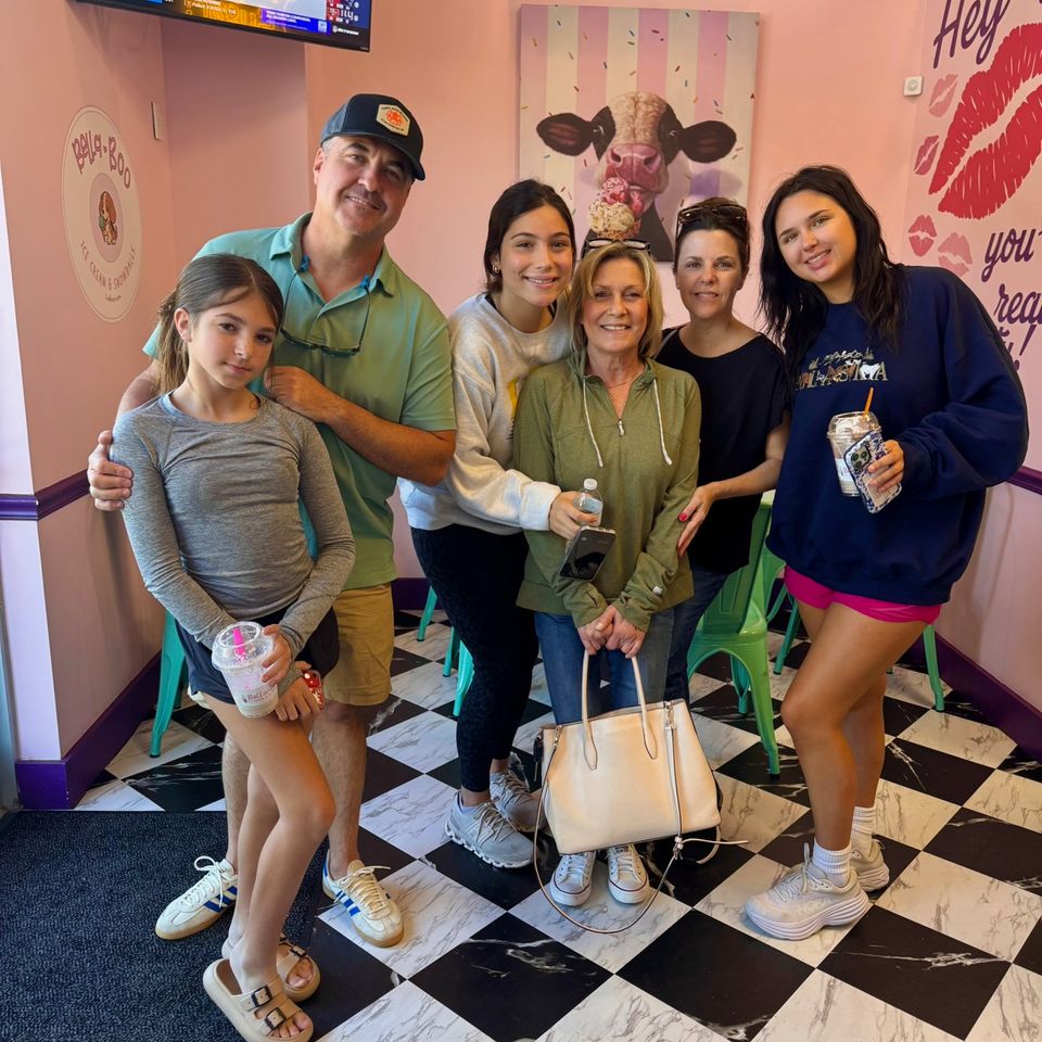 Happy customers at Bella Boo in Lakeview