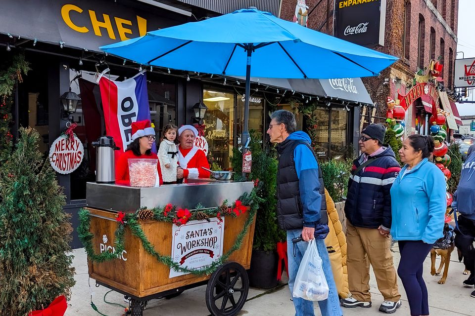 2023 kelley square tree lighting day 8