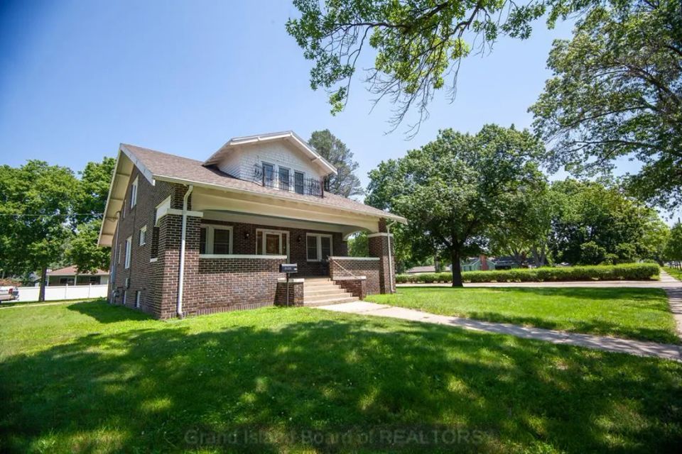 2104 w state st grand island f 9