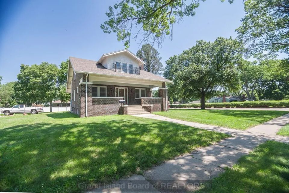 2104 w state st grand island g 3