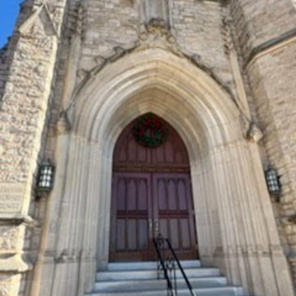 Church steps Tulsa FUMC
