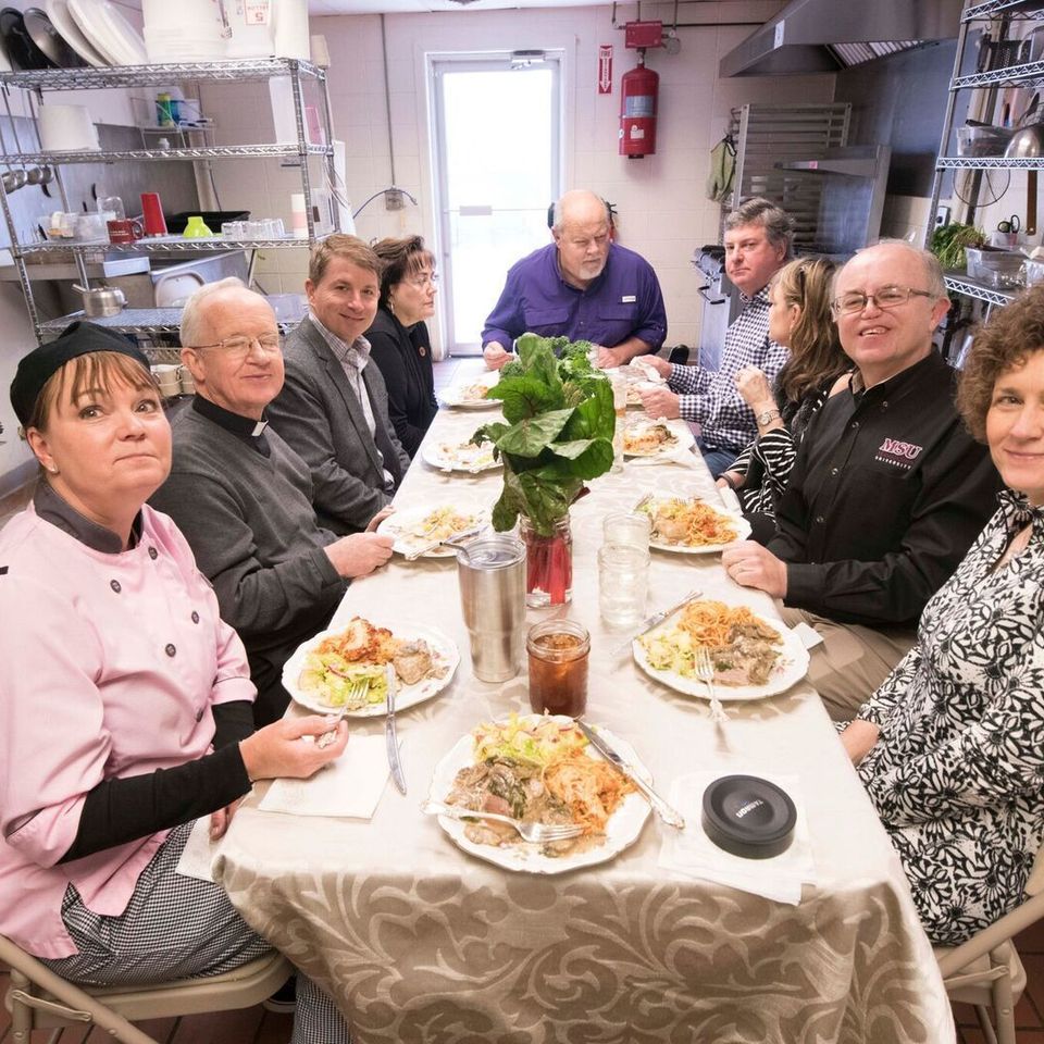 Rotary lunch away r20180409 18218 11vzrl4