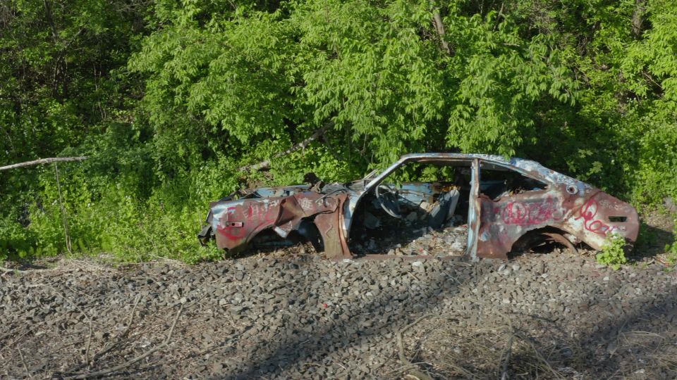 Yes — we take cars, trucks, SUVs, vans, and other vehicles that are old, damaged, wrecked, or non-running. Whether it has engine trouble, major body damage, or just won’t start, we can haul it away.