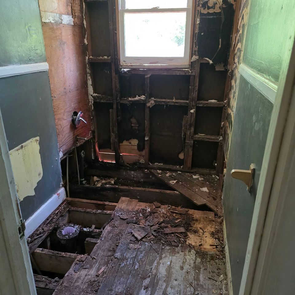 513 braken st. bathroom