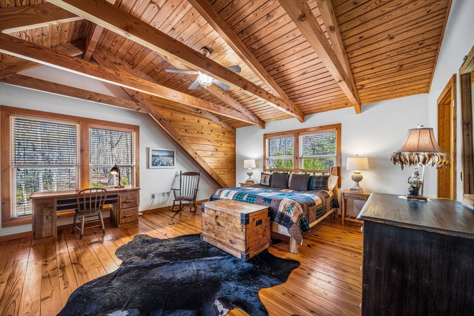 Beulah upstairs master