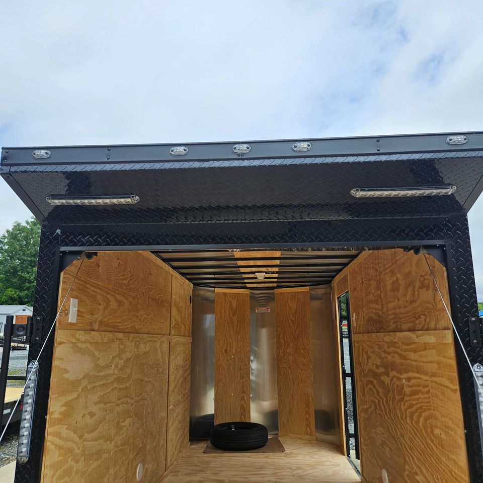 Enclosed trailers 6
