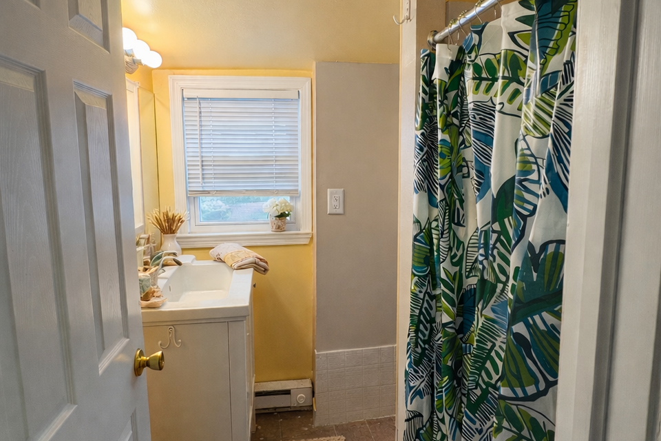 Spencer up bathroom (3)