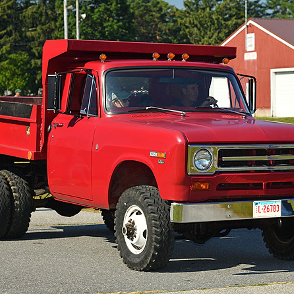 851 9761
