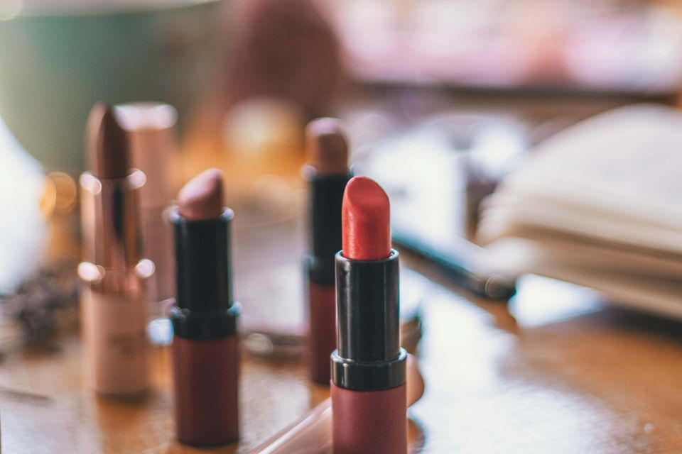 Pexels monstera lipstick cropped