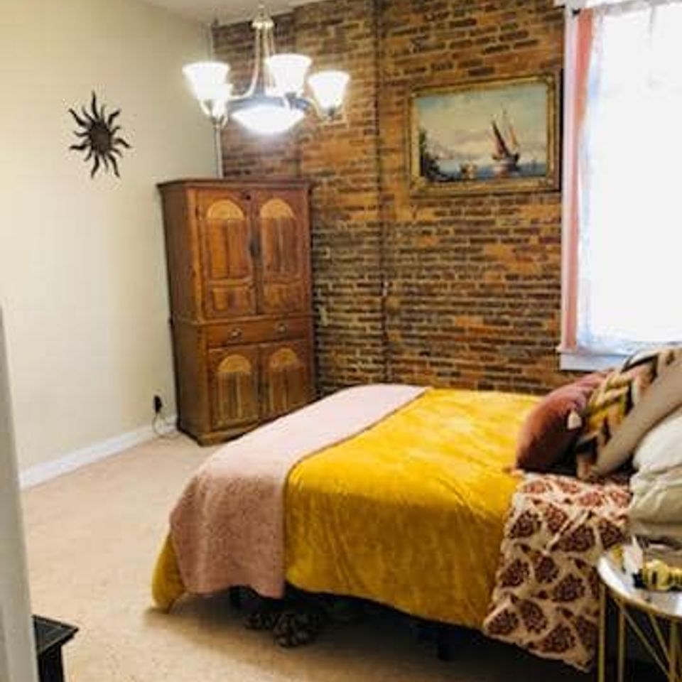 Dowtown loft for rent bedroom