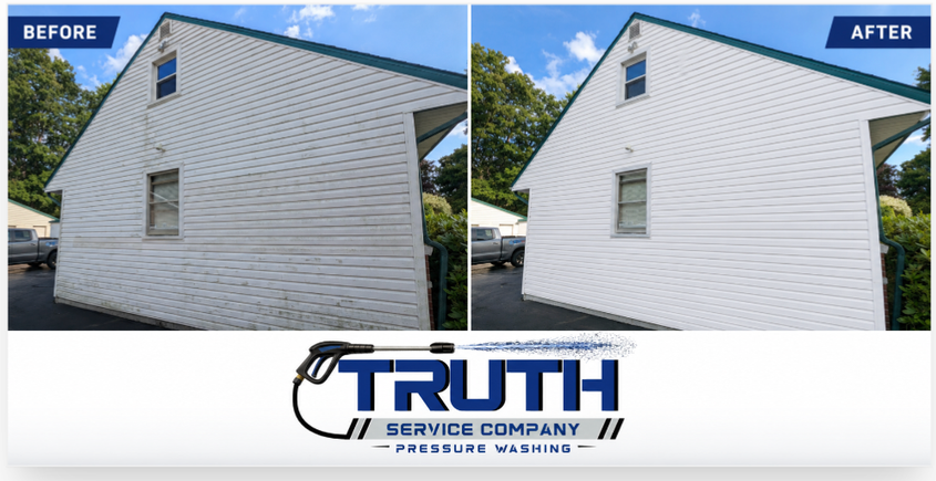 Before-and-after photos of white house siding with dirt and discoloration removed.