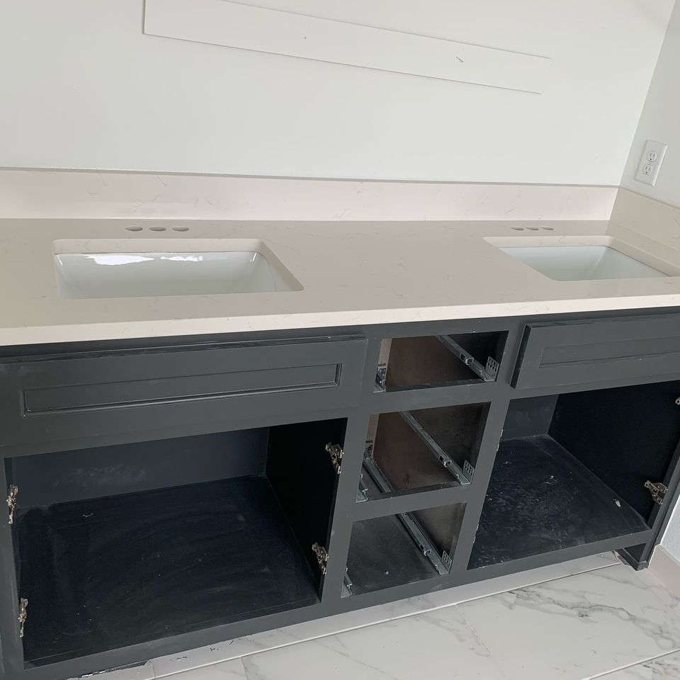 Granite planet  tulsa oklahoma  granite marble quartz countertop slab supplier fabricator installer company  quartz countertops tulsa  quartz bathroom vanity top photo example  photo 28 02 2022  4 11 20 pm
