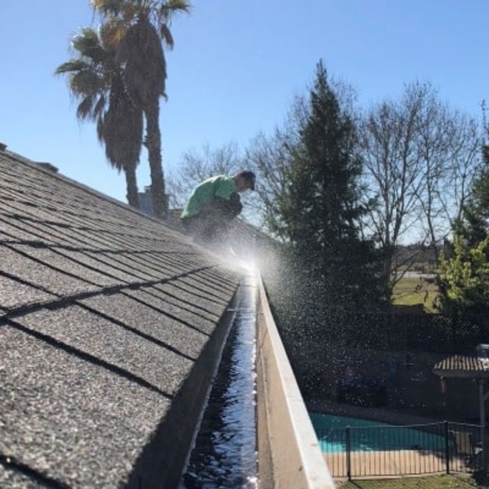 rain gutter cleaning roseville 