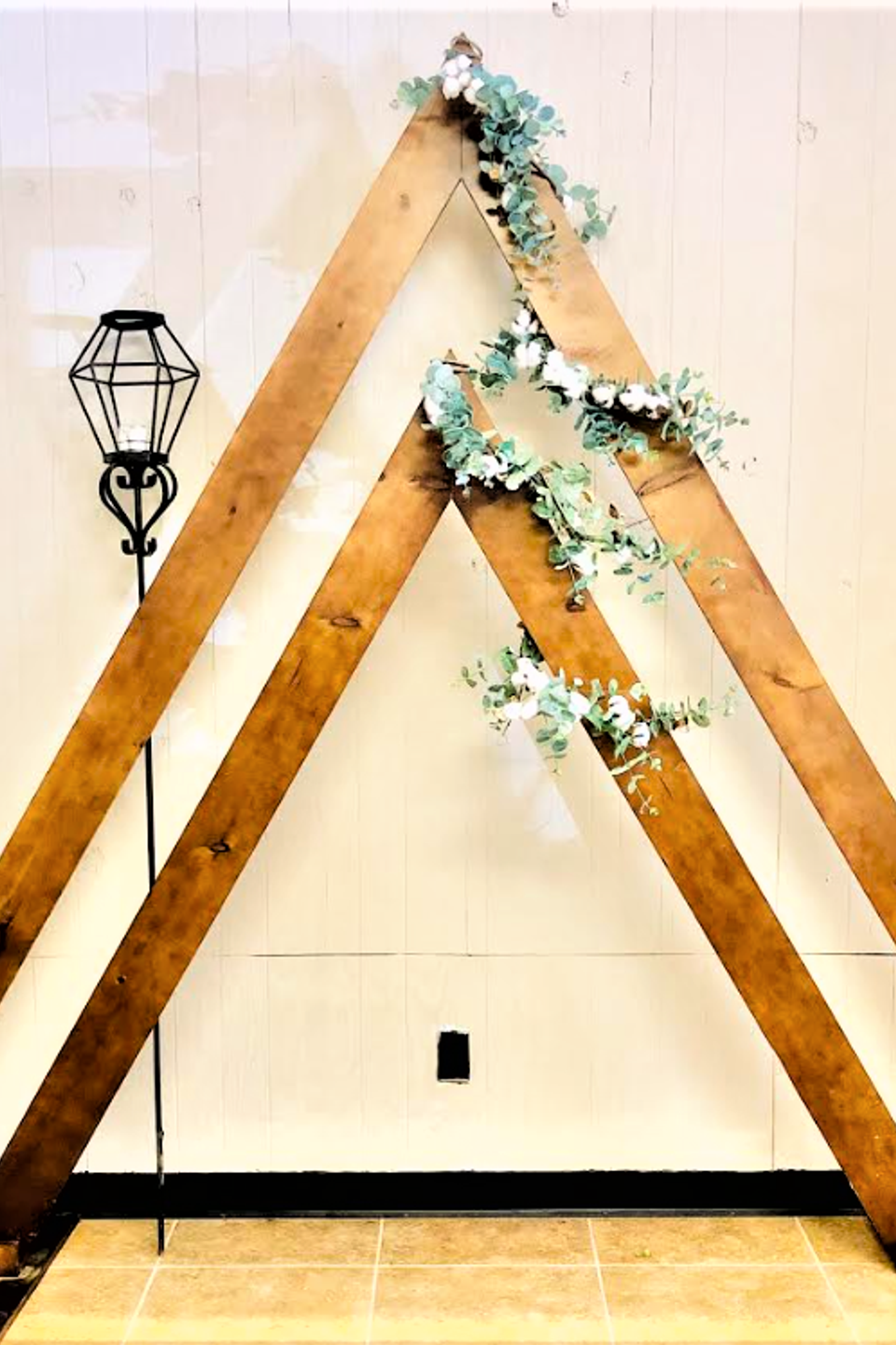 Triangle arch